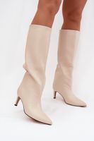 Női sarkú csizma világos bézs színben