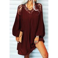 Elegantna Plisirana Mini Haljina S Dugim Širokim Rukavima I Detaljima Čipke Cremona, Bordo