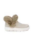 Uwielbiam zimowe śniegowce Moschino