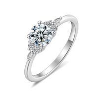 Olivie Strieborný prsteň MOISSANITE 9842 Velikost prstenů: 8 (EÚ: 57 – 58)