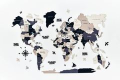 B2B Drevená mapa sveta na stenu, 3D Farba: Čierna, Veľkosť: S