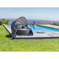 Luca Bessoni VONKAJŠIA POSTEĽ SO STRIEŠKOU kov, plast, textil