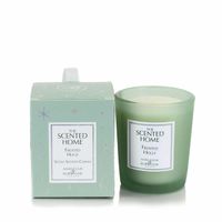 Vianočná vonná sviečka THE SCENTED HOME - FROSTED HOLLY 70 g