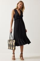 Happiness İstanbul Women's Black Deep V Neck Thick Straps Knitted Dress